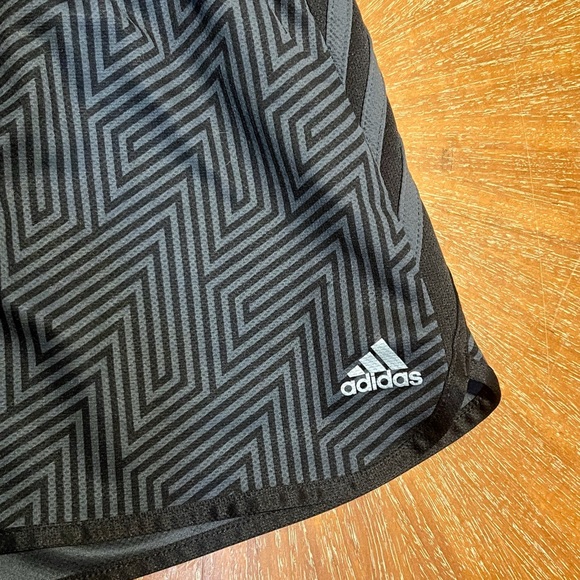 Adidas Climalite Women’s Running Short - Picture 3 of 5